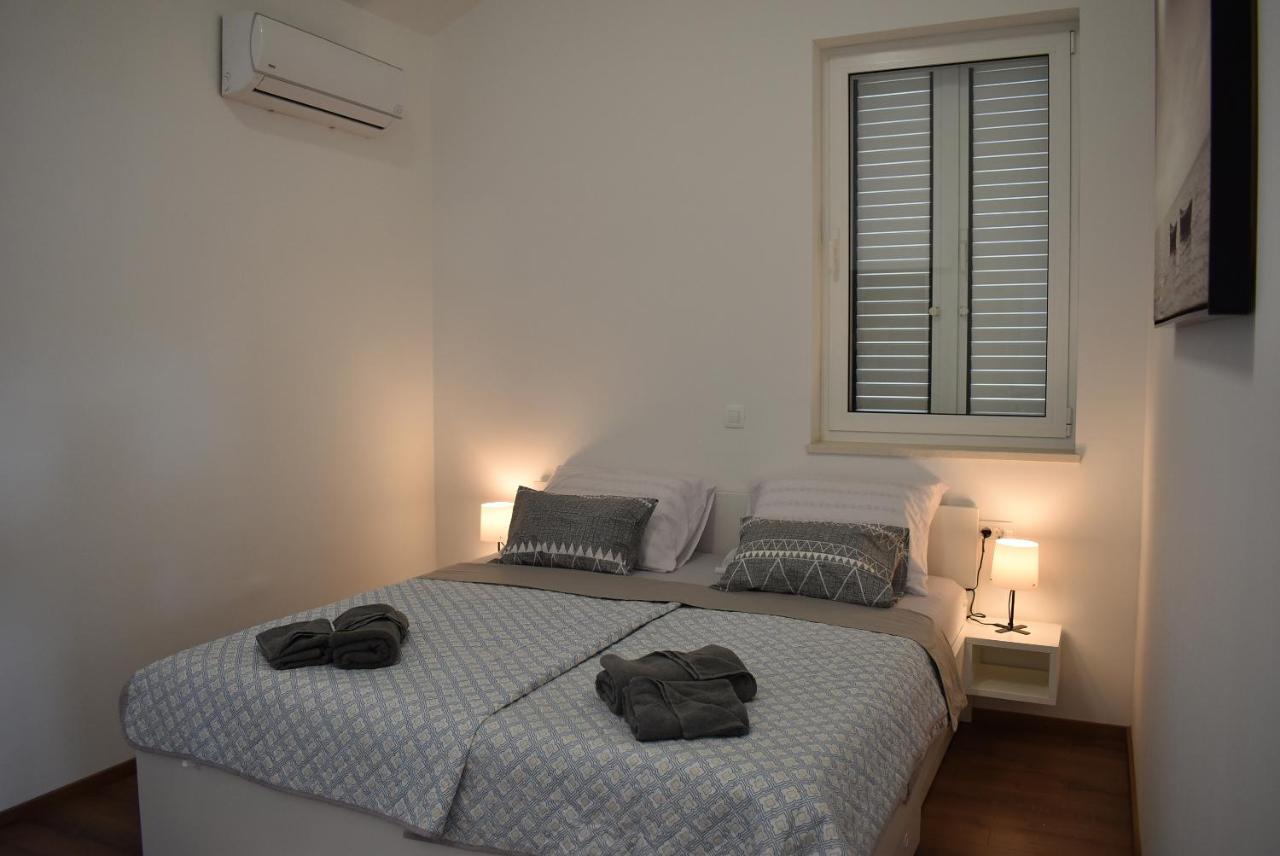 Apartment Aci Marina Rab Банёл Экстерьер фото